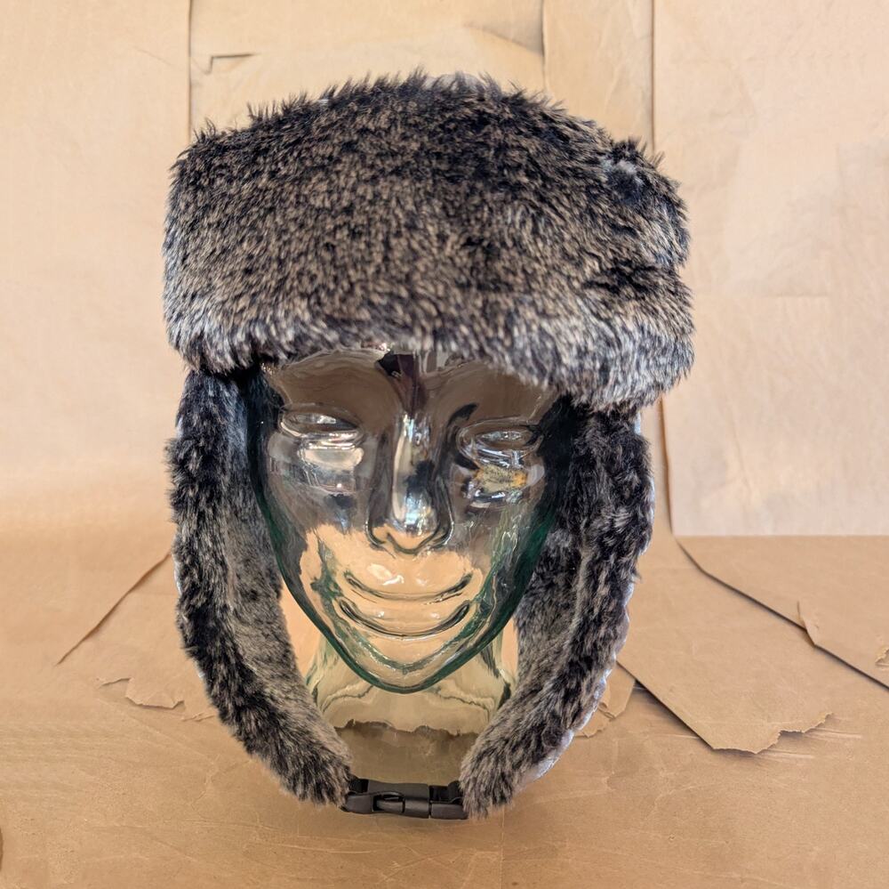 💜NWOT Silver Quilted Faux Fur Trapper Ushanka Hat L/XL